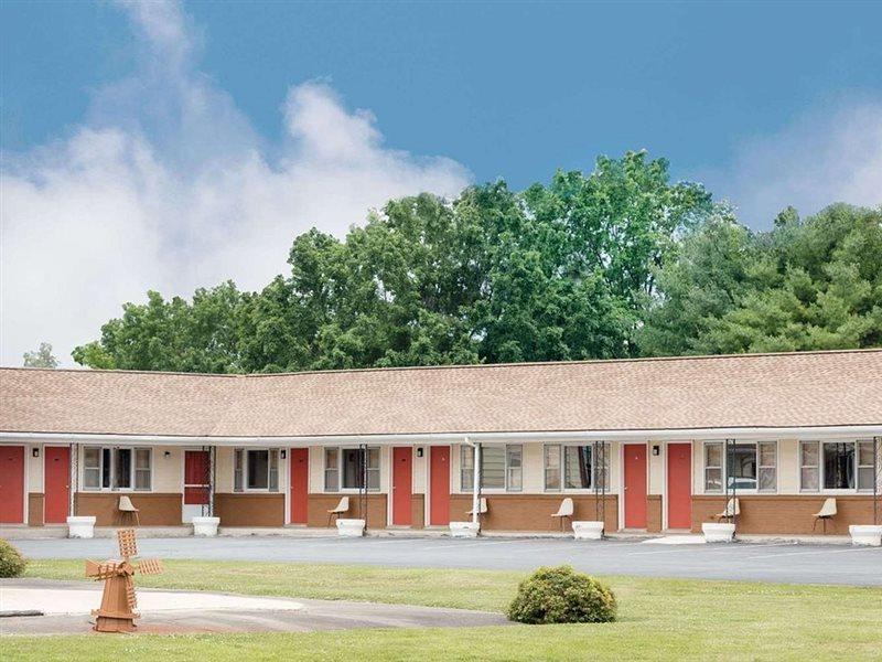 Budget Inn Mifflintown Exterior foto