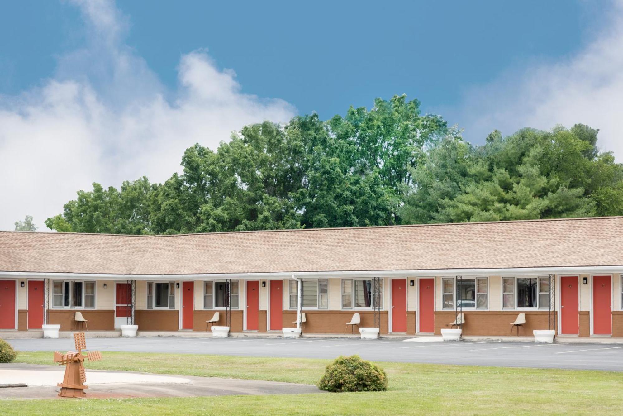 Budget Inn Mifflintown Exterior foto