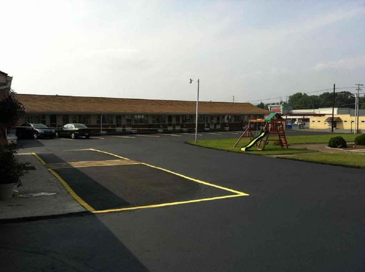 Budget Inn Mifflintown Exterior foto