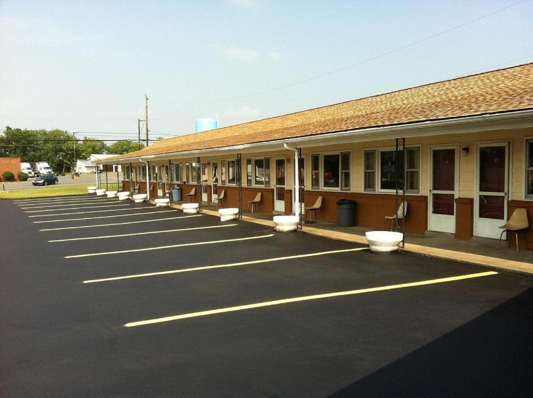 Budget Inn Mifflintown Exterior foto